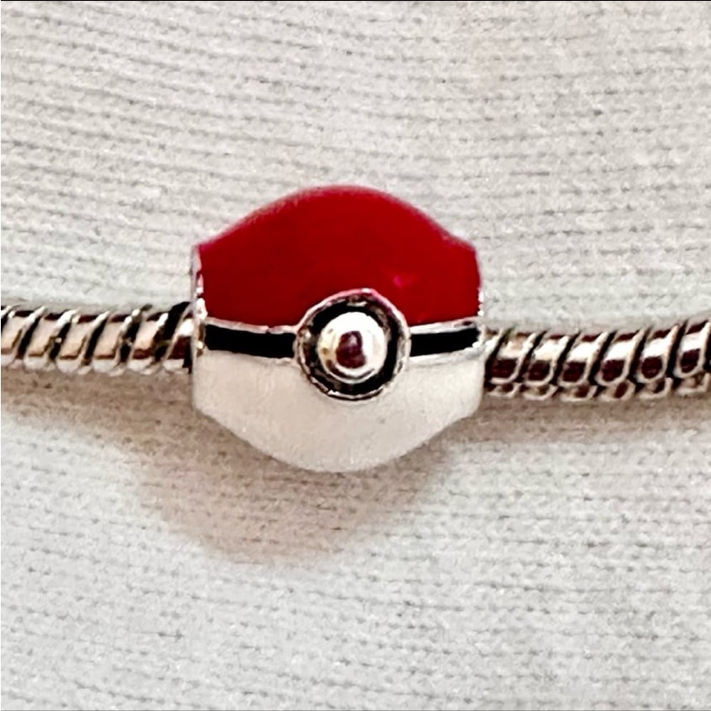 Pokémon poke ball .925 Charm